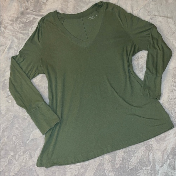 Hankerchief Style Floral Tank Top with Long Sleeve V Neck Olive 1X Set - Picture 2 of 5